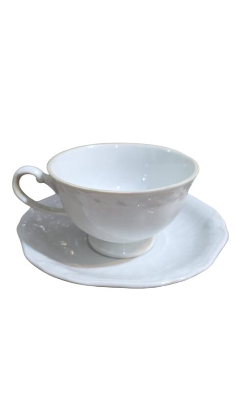 Elegante xícara de chá de porcelana