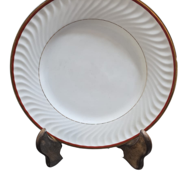 Porcelana Vista Alegre Portugal, canelados na borda