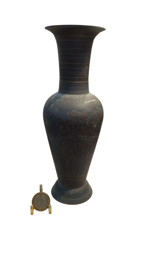 Antigos vaso bojudos indianos com belíssima arte