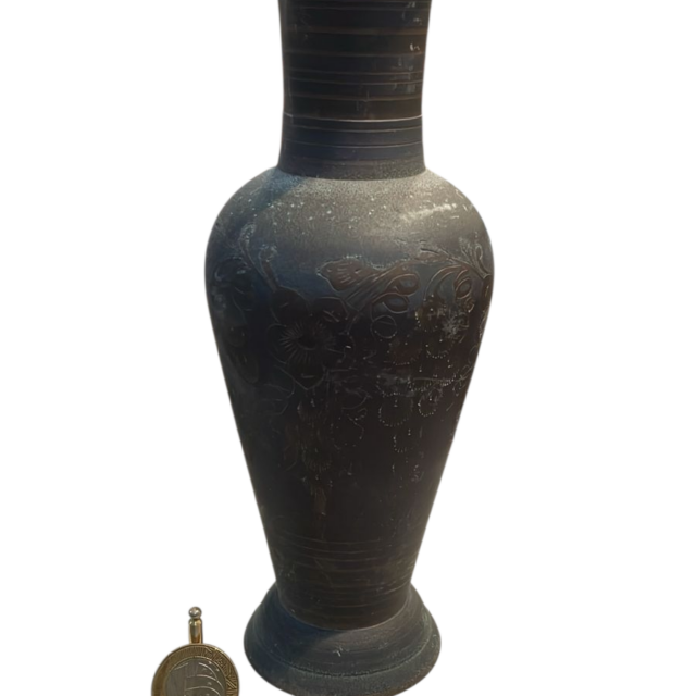 Antigos vaso bojudos indianos com belíssima arte