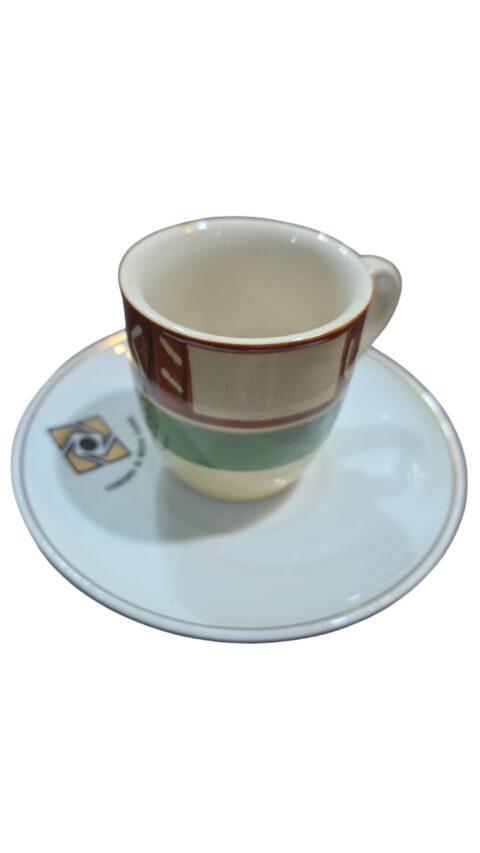Antiga xícara de porcelana, pires da receita federal