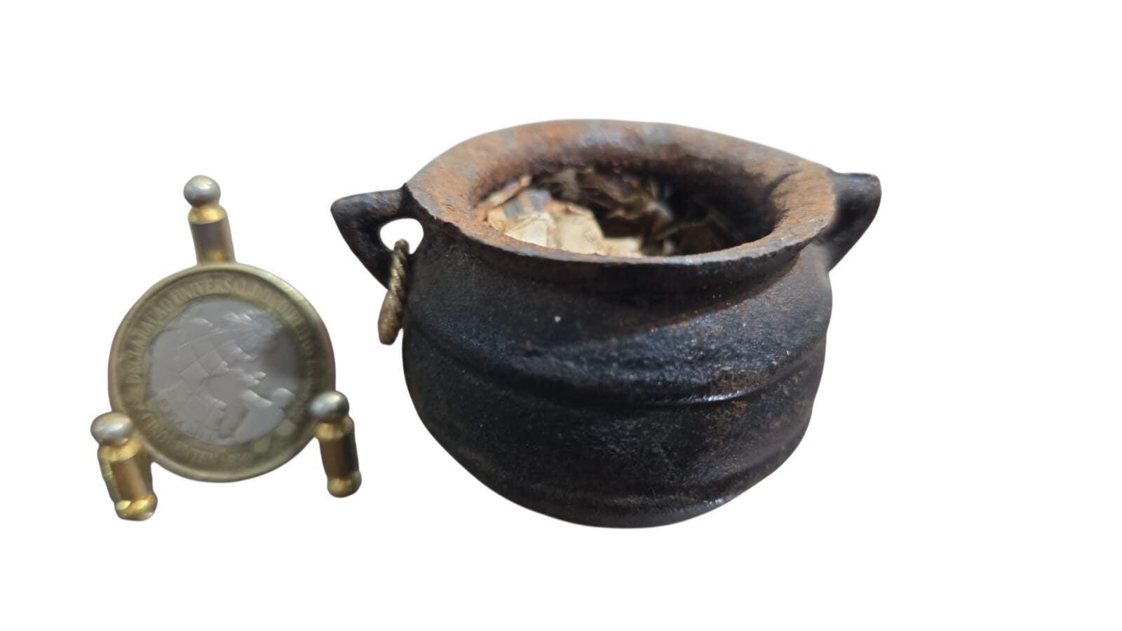Cadeirão antigo de ferro