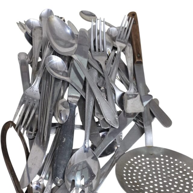 Lote com 44 talheres antigos diversos