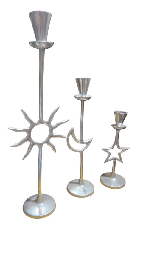 Trio de castiçais de metal