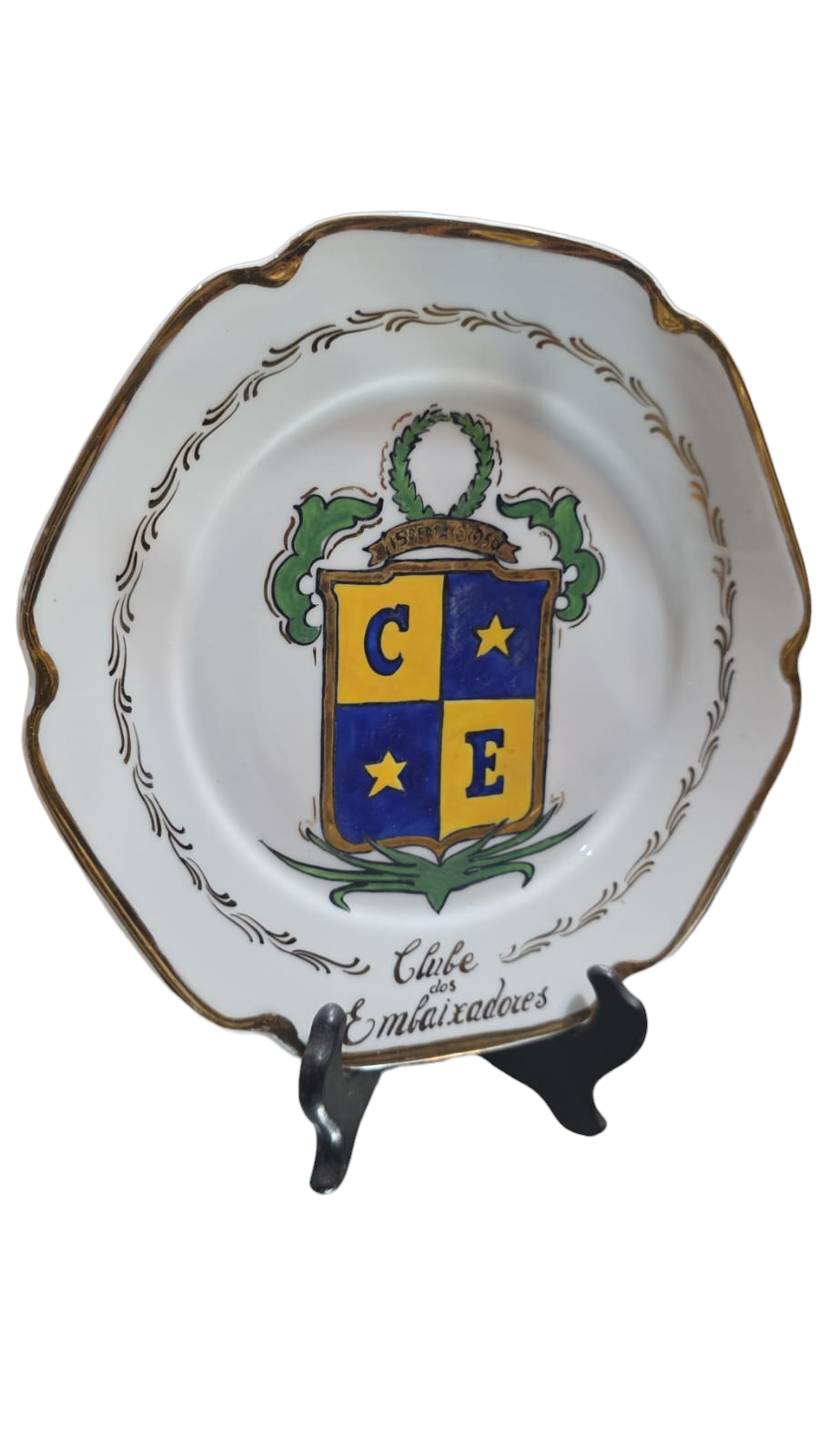 Antiga porcelana com arte feita a mão, brasão na galeria central