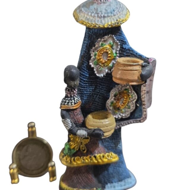Escultura de matriz africana em resina
