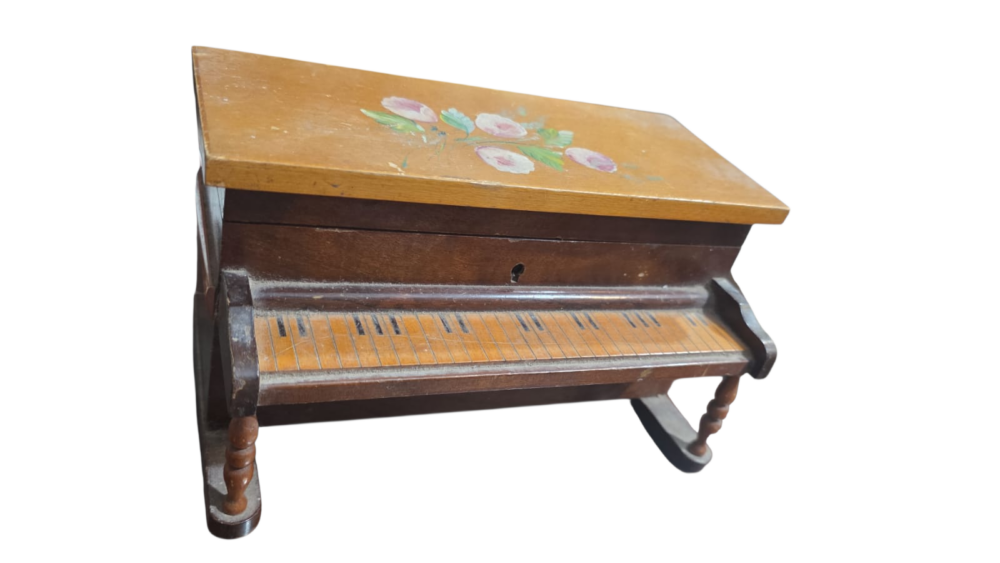 Antigo grande piano porta joias de madeira