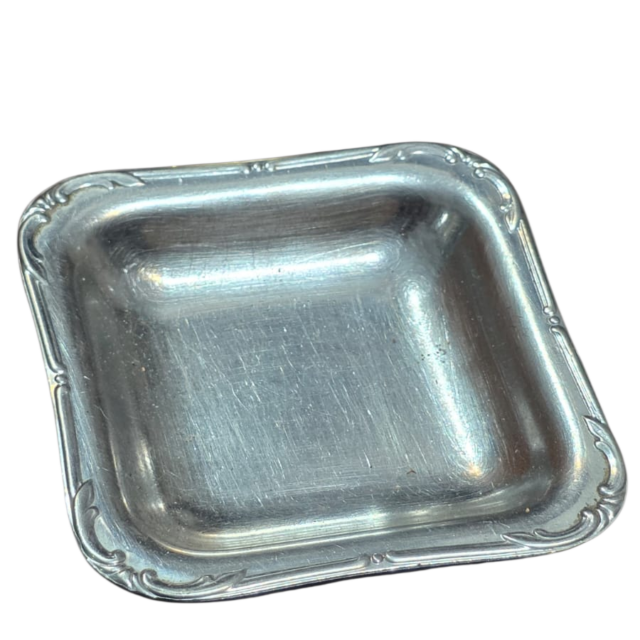 Petisqueira individual Hércules Inox ricamente cinzelada