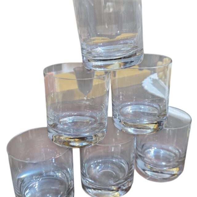 Elegantes copos de whisky de cristal, pesados, boa qualidade. (valor unitário)