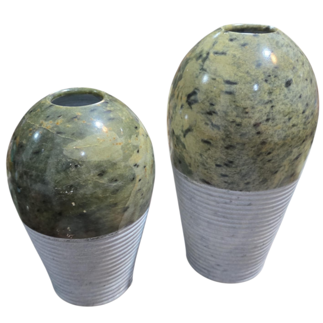 Par de vasos de pedra