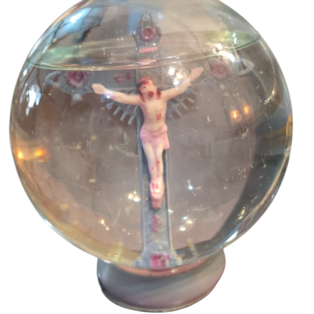 Arte sacra grande, esfera de vidro com água