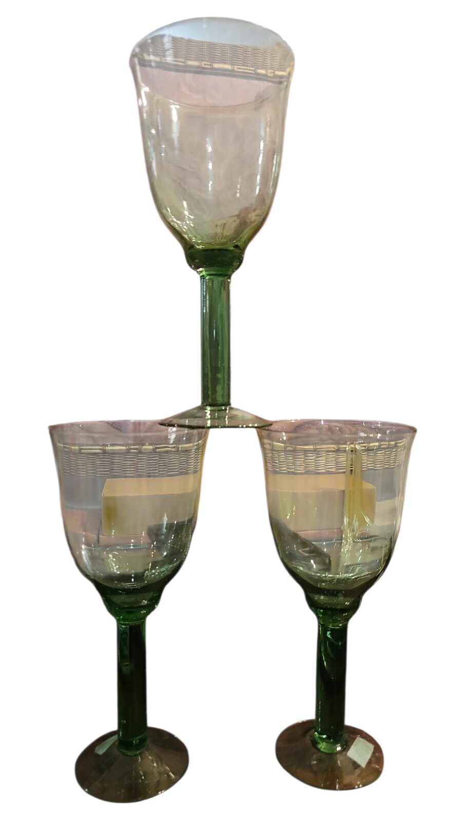 Enormes taças de cristal verde