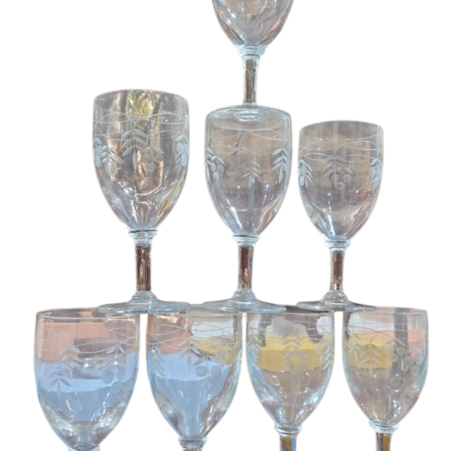 Taças de cristal com lapidações vegetalistas. (valor unitário)