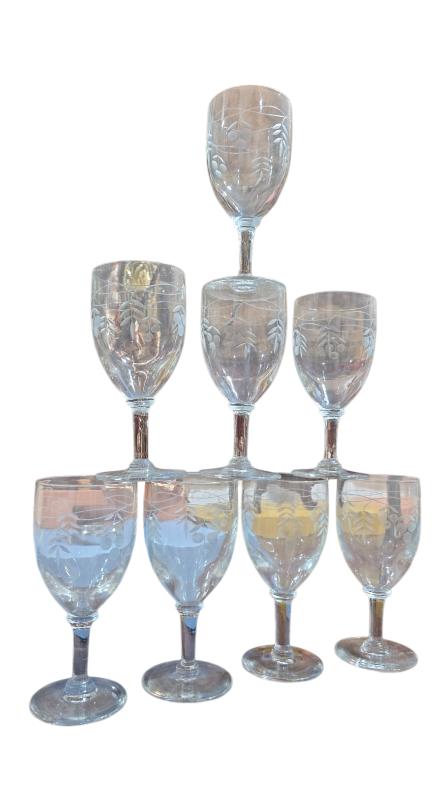 Taças de cristal com lapidações vegetalistas. (valor unitário)