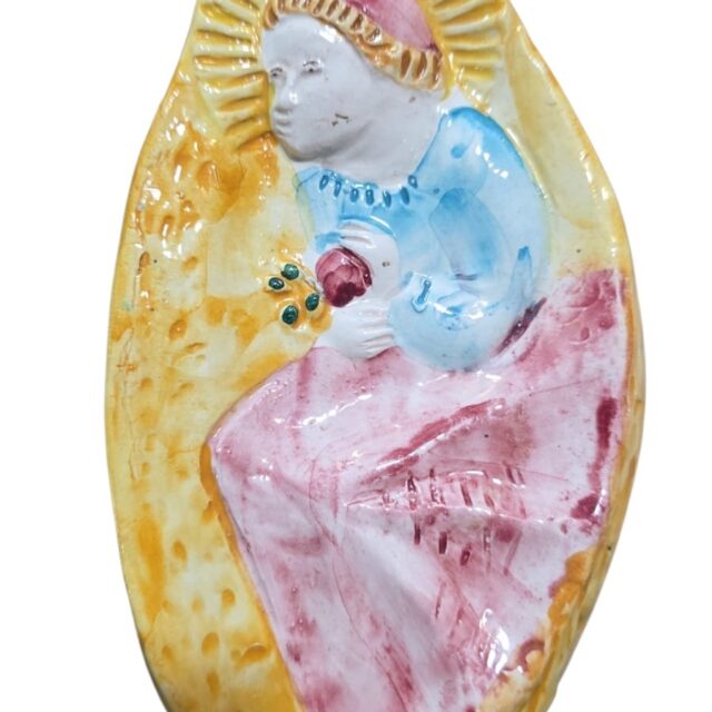 Decoração sacra de parede feita a mão