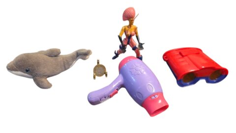 Lote com quatro brinquedos