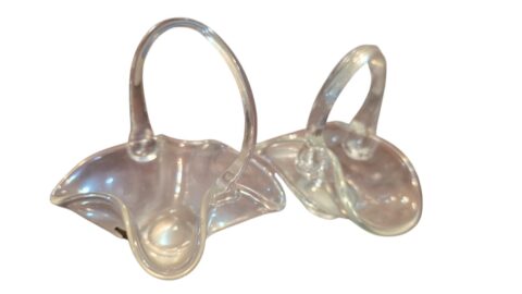 APar de antigas cestas de cristal