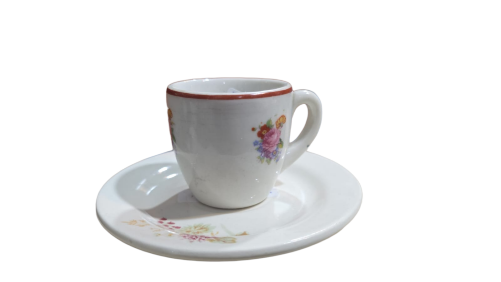 Antiga xícara de porcelana D. Pedro II