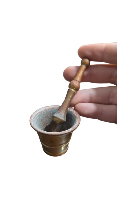 Pequeno almofariz em bronze maciço