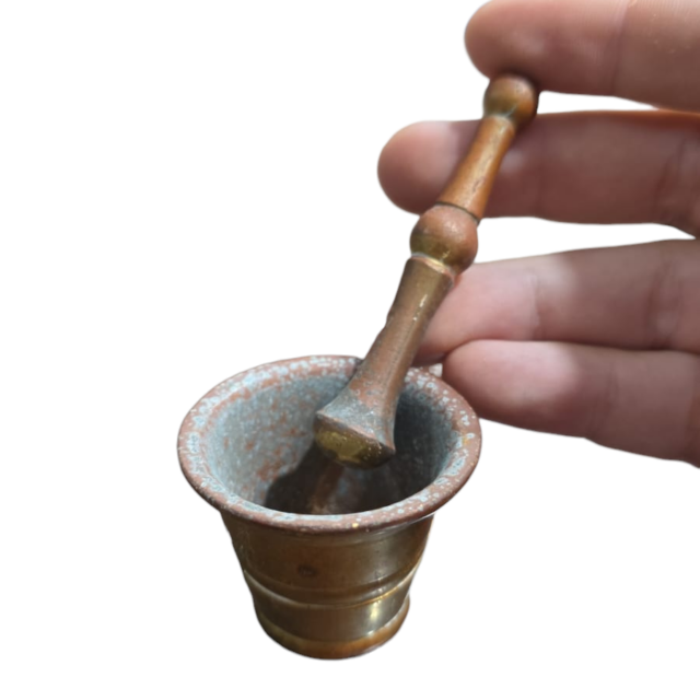 Pequeno almofariz em bronze maciço
