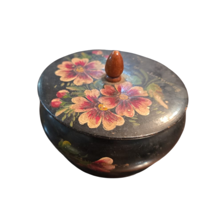 Antigo pote de madeira pintado a mão