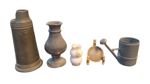 Paliteiro, vasos, e regador miniatura