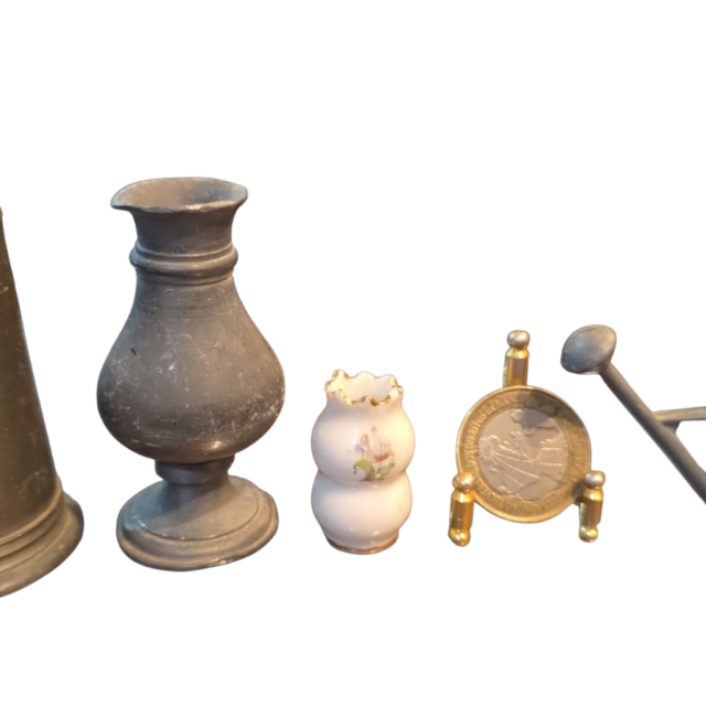 Paliteiro, vasos, e regador miniatura