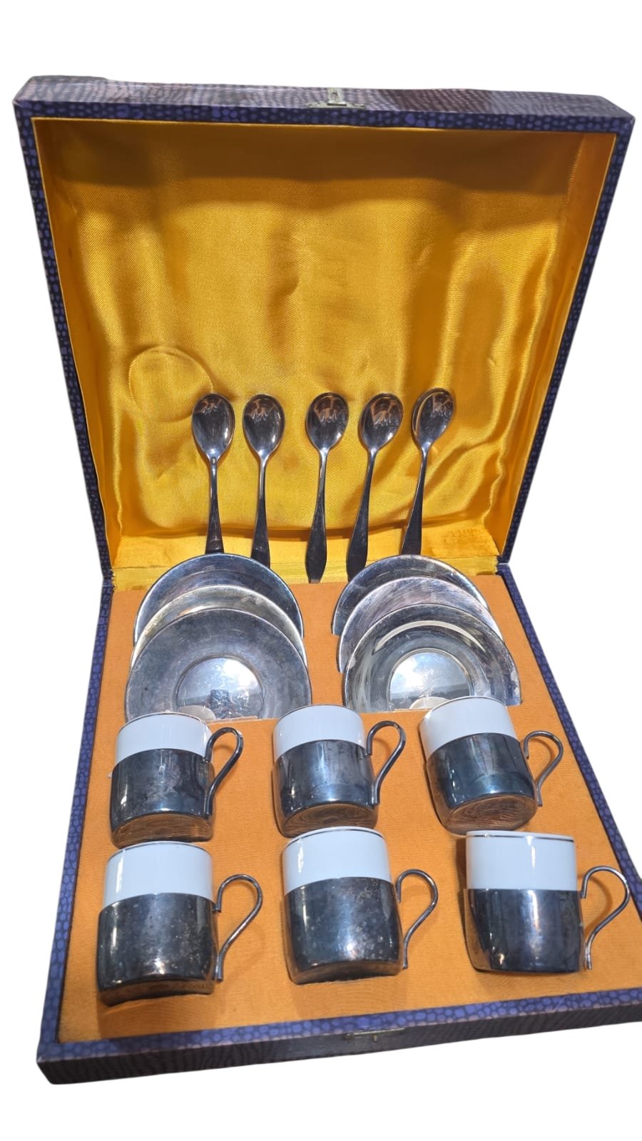 Conjunto de café espessurada a prata, com estojo