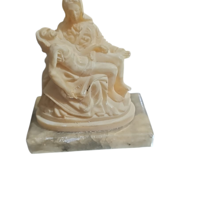 Pietá italiana com base de pedra