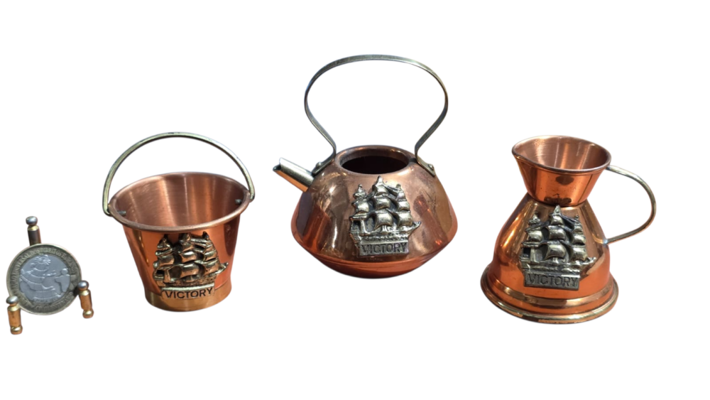Trio de belas miniaturas em Cobre e Bronze