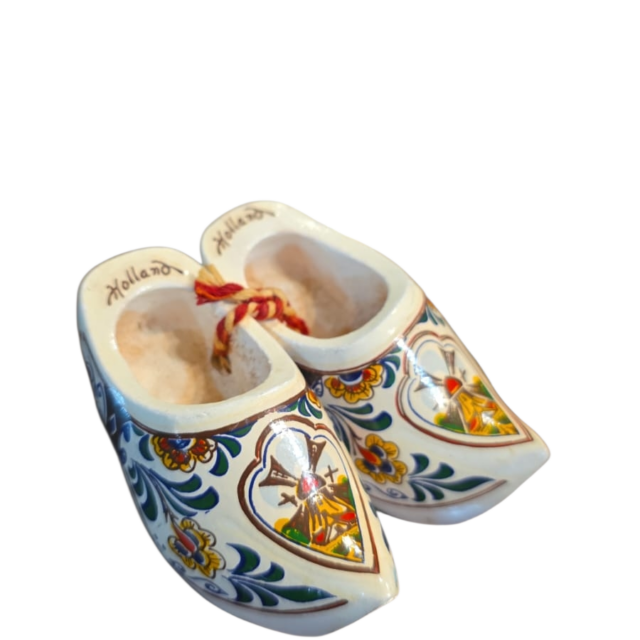 Sapatinhos holandeses de madeira pintados a mão