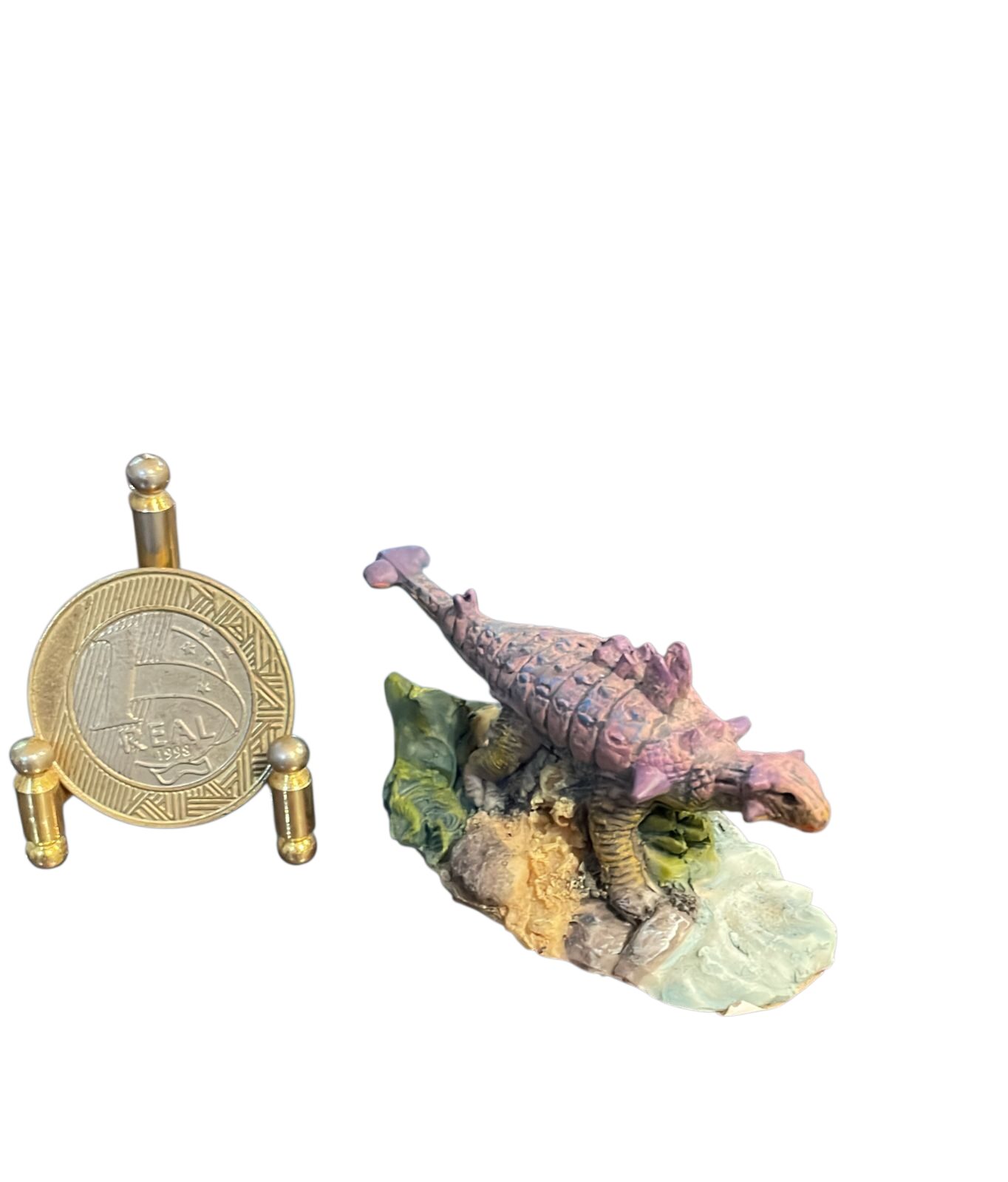 Dinossauro de resina