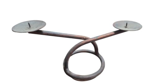Antigo candelabro de ferro
