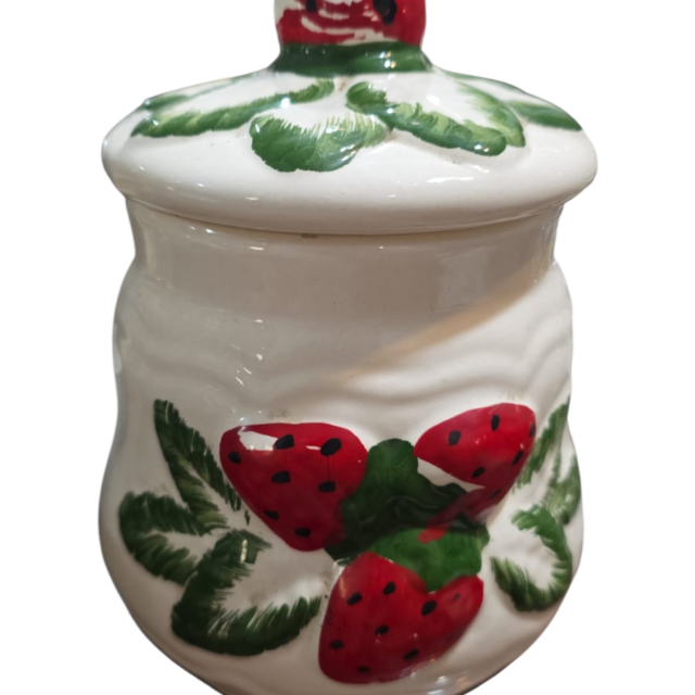 Belo pote de louça, com arte de morangos