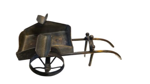 Antigo cinzeiro de bronze