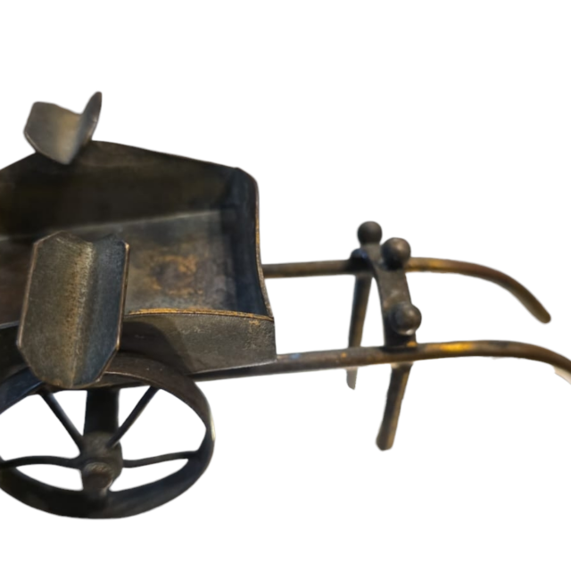Antigo cinzeiro de bronze