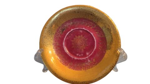 Pires de porcelana com farta douração