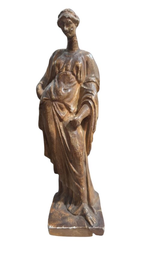 Antiga escultura em estuque