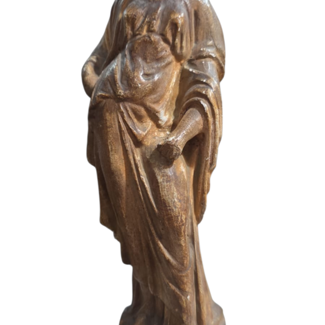 Antiga escultura em estuque