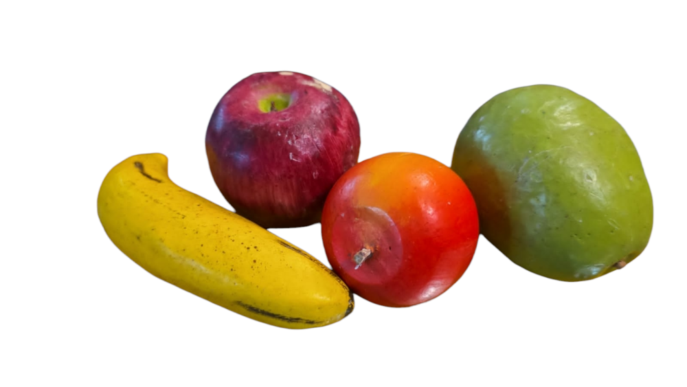 Quatro frutas artificiais