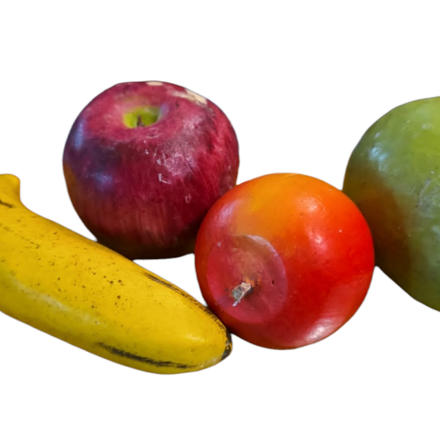 Quatro frutas artificiais