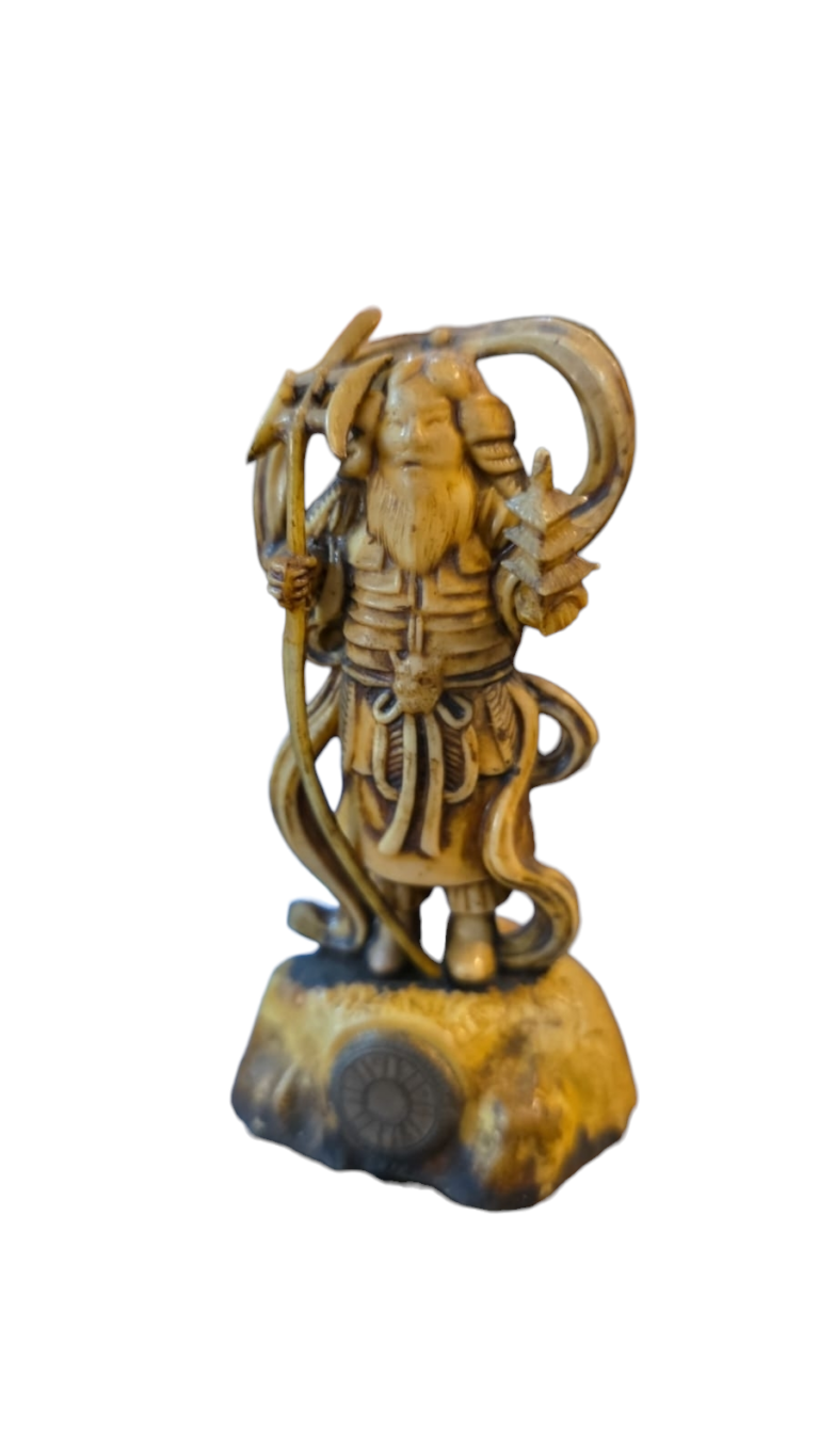 Escultura antiga oriental em galalite