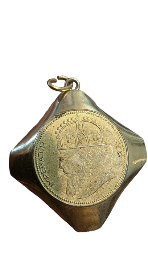 Antigo pingente dourado
