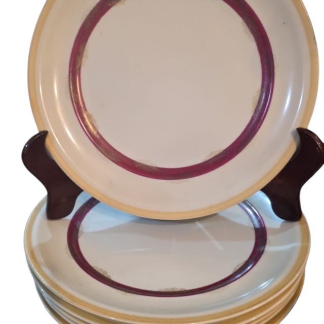 Pratos rasos de porcelana período Japão ocupado