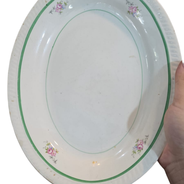 Antiga travessa de louça, motivos florais