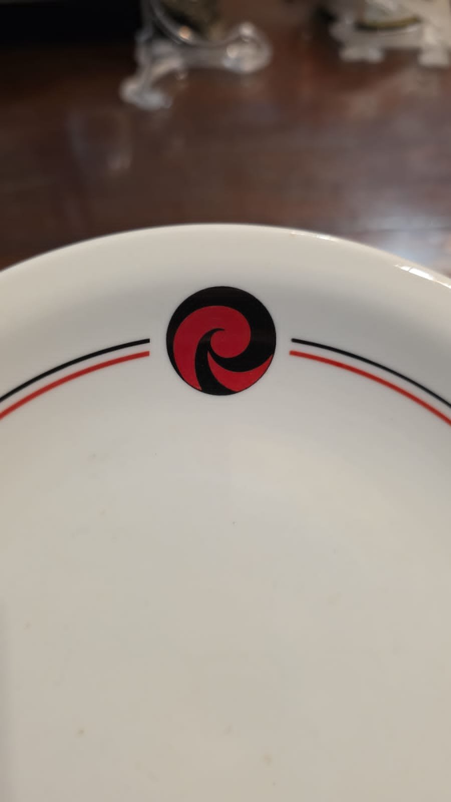 Conjunto de antigas porcelanas de restaurantes - Imagem 8
