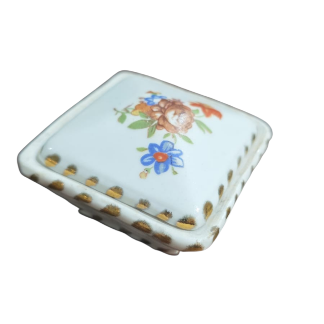 Potiche porcelana Viera de Castro, motivos florais e dourações