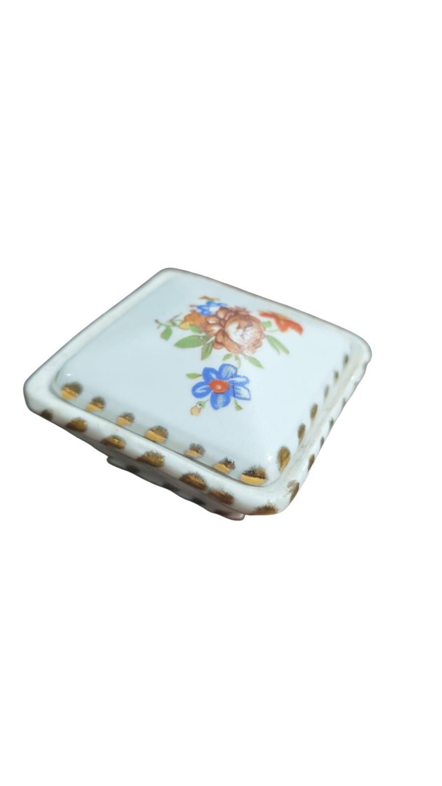 Potiche porcelana Viera de Castro, motivos florais e dourações