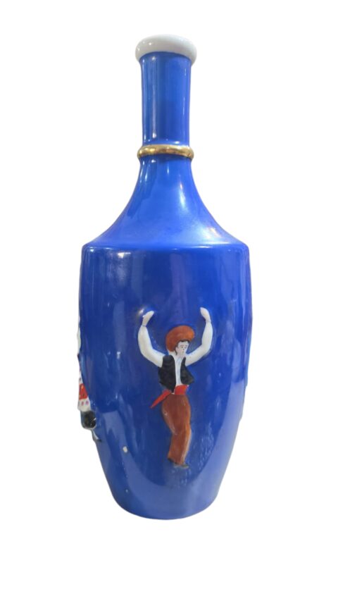 Antiga bela garrafa de porcelana portuguesa