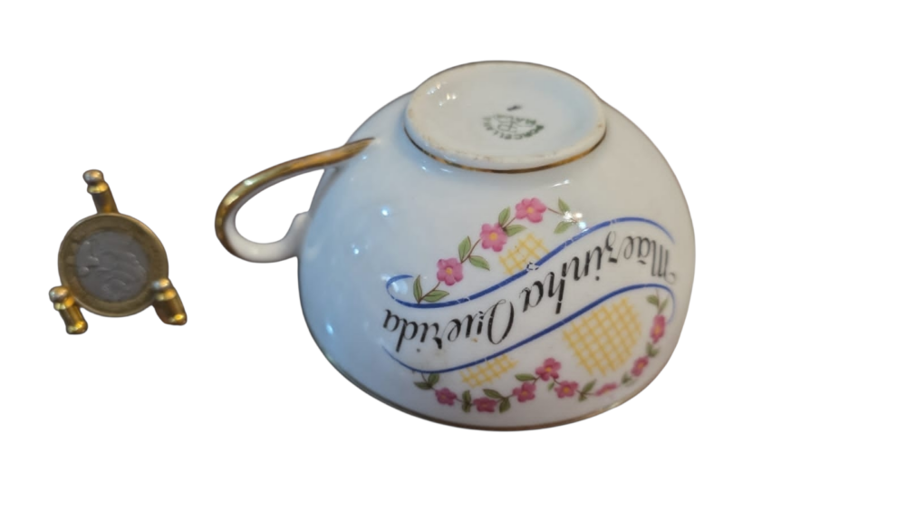 Antiga xícara de chá porcelana Mauá